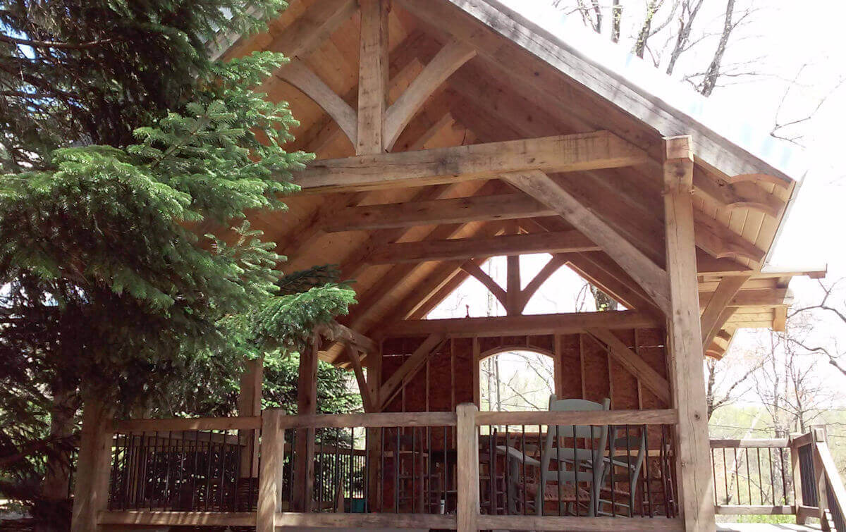 outdoor-kitchen-timber-frame-pavilion