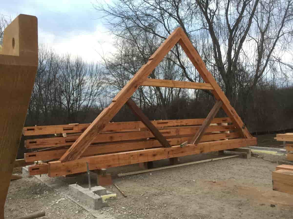 Timber frame barn truss