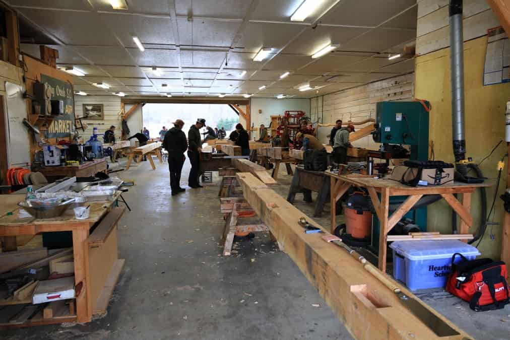 class working in MoreSun shop